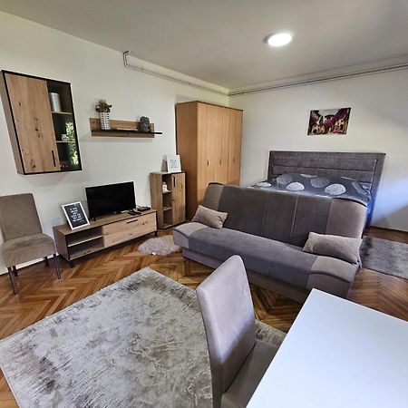 Aloha Apartment Yeni Pazar Dış mekan fotoğraf