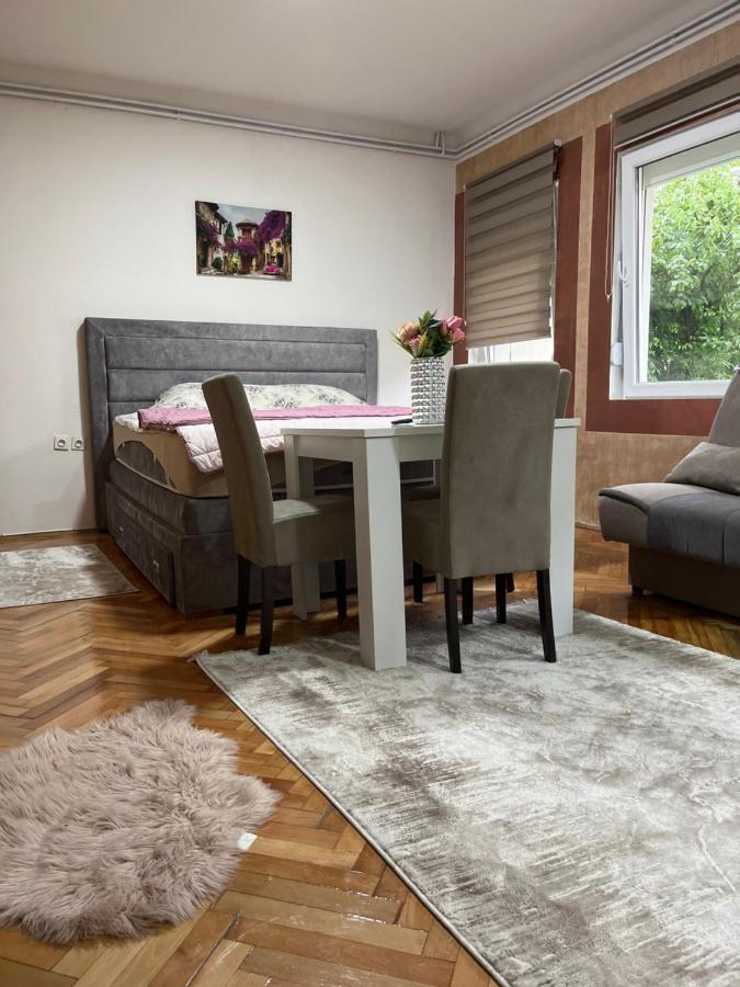 Aloha Apartment Yeni Pazar Dış mekan fotoğraf